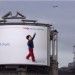<b>L'ultimo (e impressionante) advertising di British Airways a Londra</b>