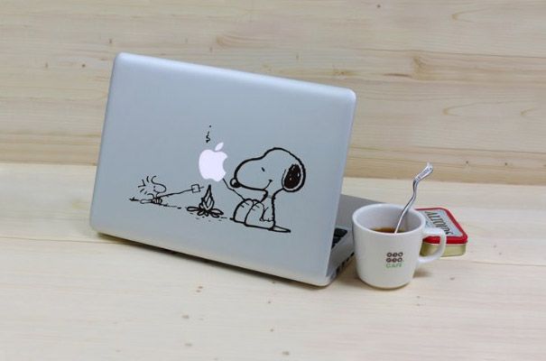 cool-macbook-stickers-snoopy-woodstock-supper