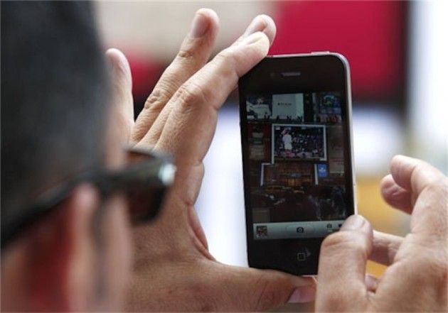 mobile-advertising-iphone
