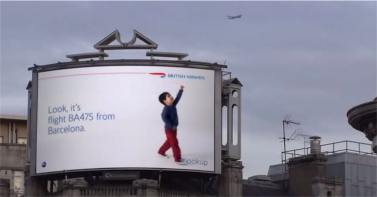 L’ultimo (e impressionante) advertising di British Airways a Londra
