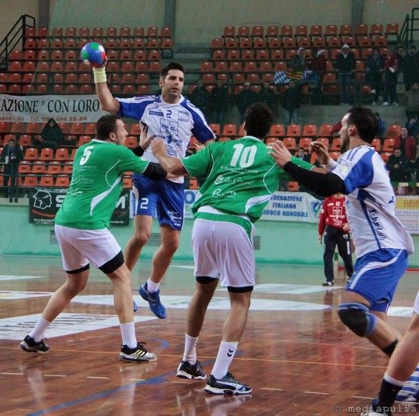 Kokuca in azione nel derby di andat